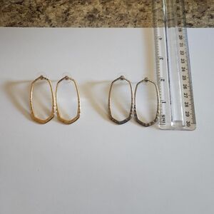 PAIR OF KENDRA SCOTT ZORTE EARRINGS
